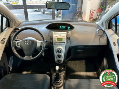 Toyota Yaris 1.0 5 porte Sol (9)