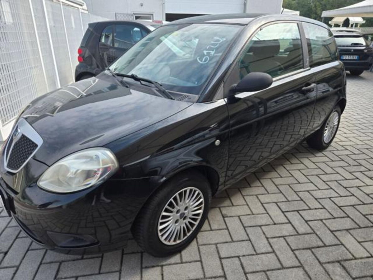 Lancia Ypsilon 1.2 Argento (6)