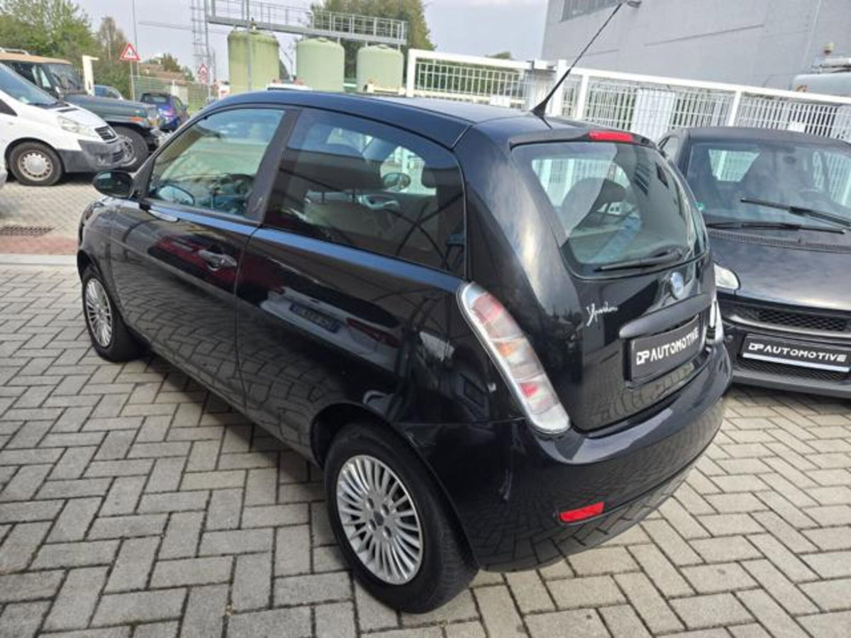 Lancia Ypsilon 1.2 Argento (7)