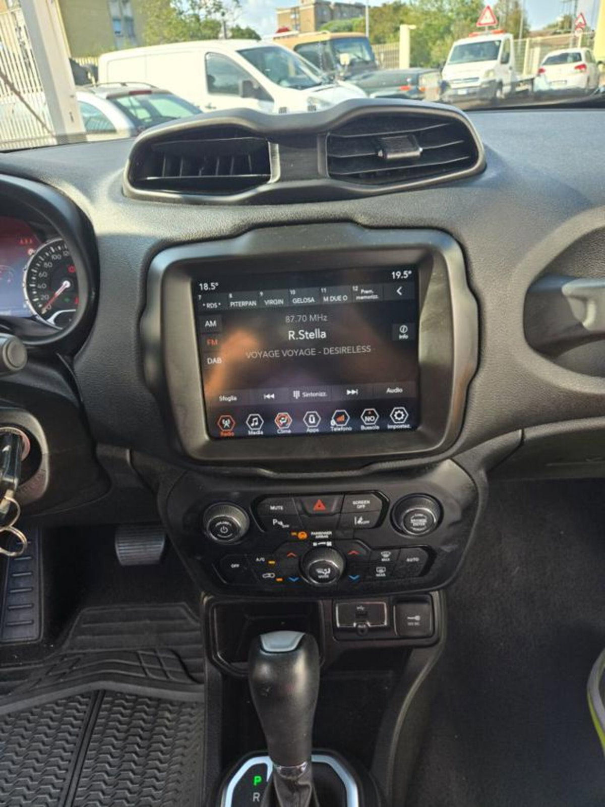 Jeep Renegade 1.5 Turbo T4 MHEV Limited (16)