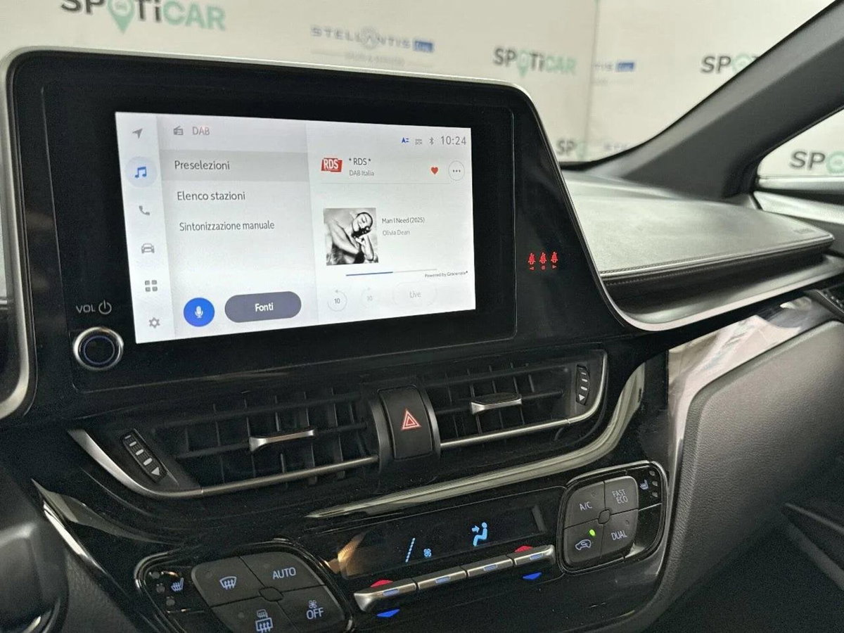 Toyota Toyota C-HR 2.0 phev Trend fwd e-cvt (13)