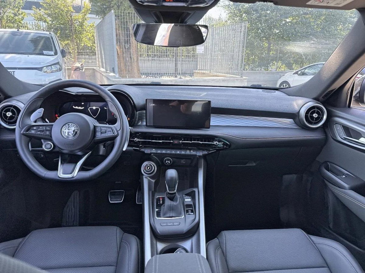 Alfa Romeo Tonale 1.3 phev Sprint Q4 280cv at6 (8)