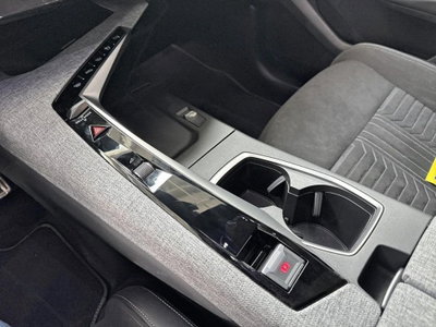 Peugeot 5008 1.2 hybrid GT 145cv 7p.ti e-dcs6 (12)