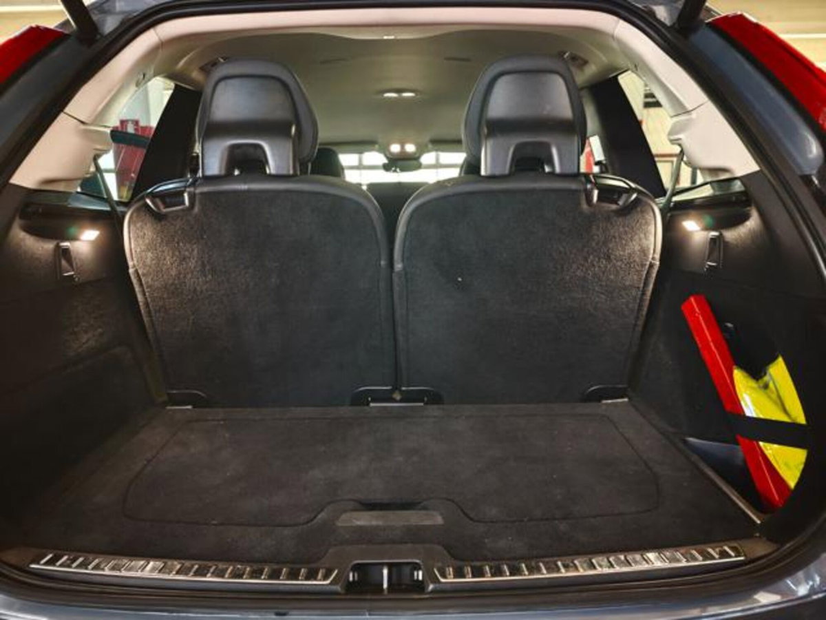 Volvo XC90 B5 (d) AWD Geartronic 7 posti Momentum Pro (10)
