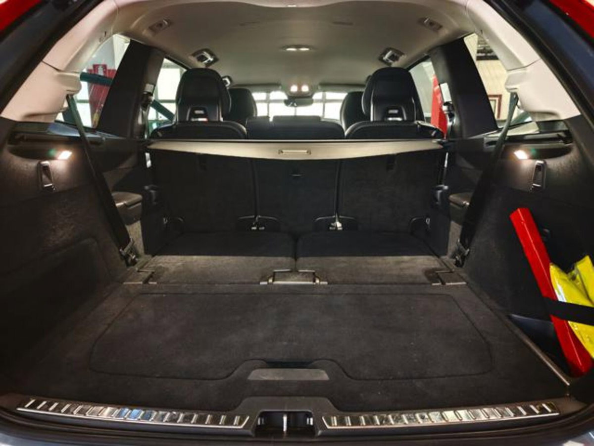Volvo XC90 B5 (d) AWD Geartronic 7 posti Momentum Pro (17)