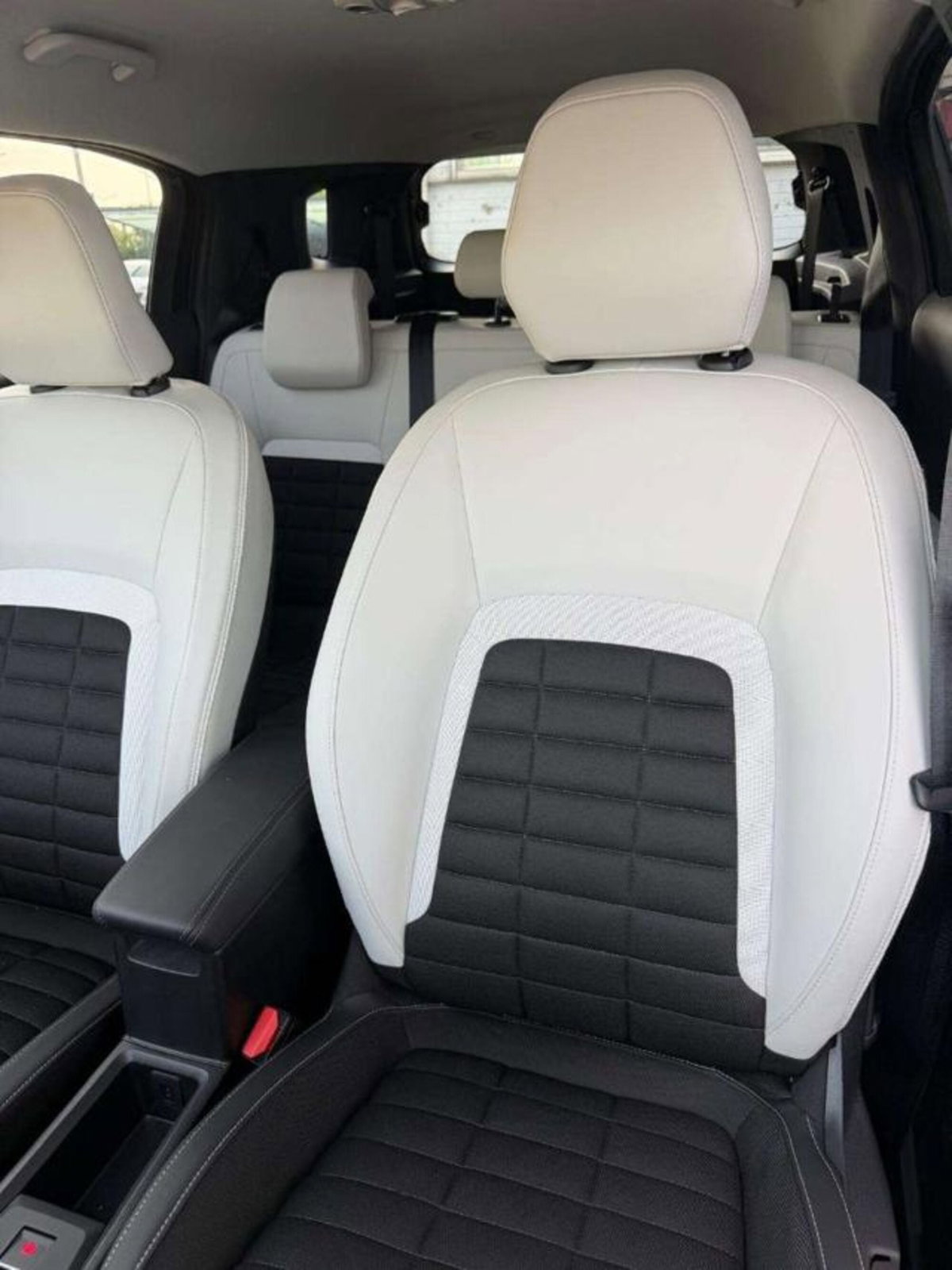 Citroen C3 Aircross 1.2 hybrid Max 145cv edcs6 (19)