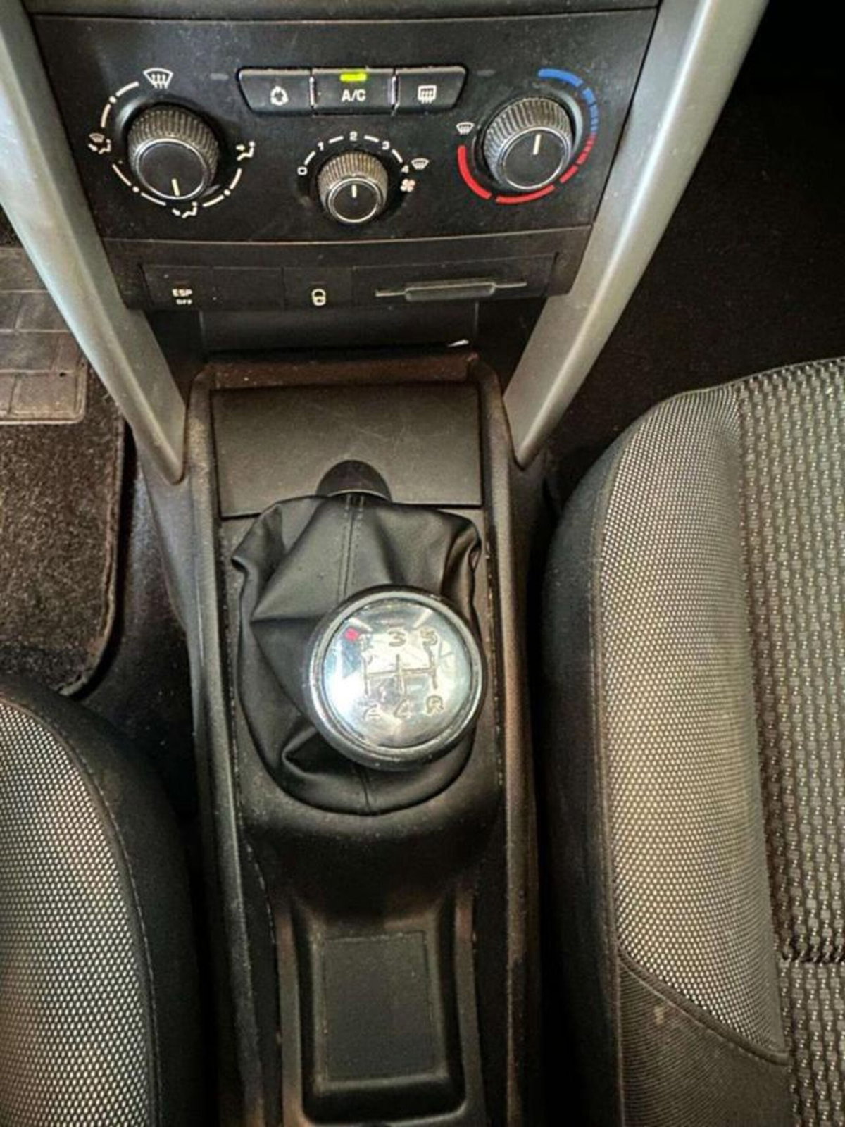Peugeot 207 SW 8V HDi 93CV Access (15)