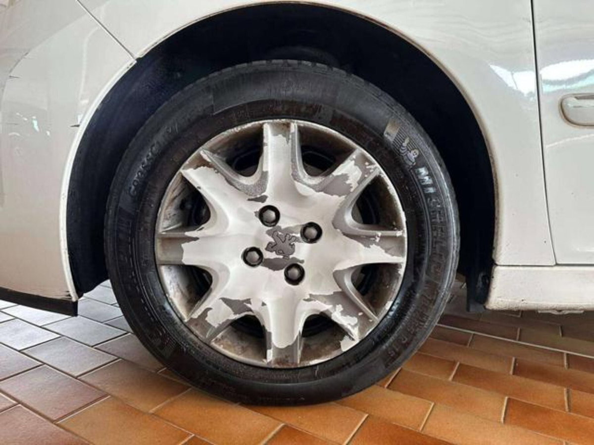 Peugeot 207 SW 8V HDi 93CV Access (7)