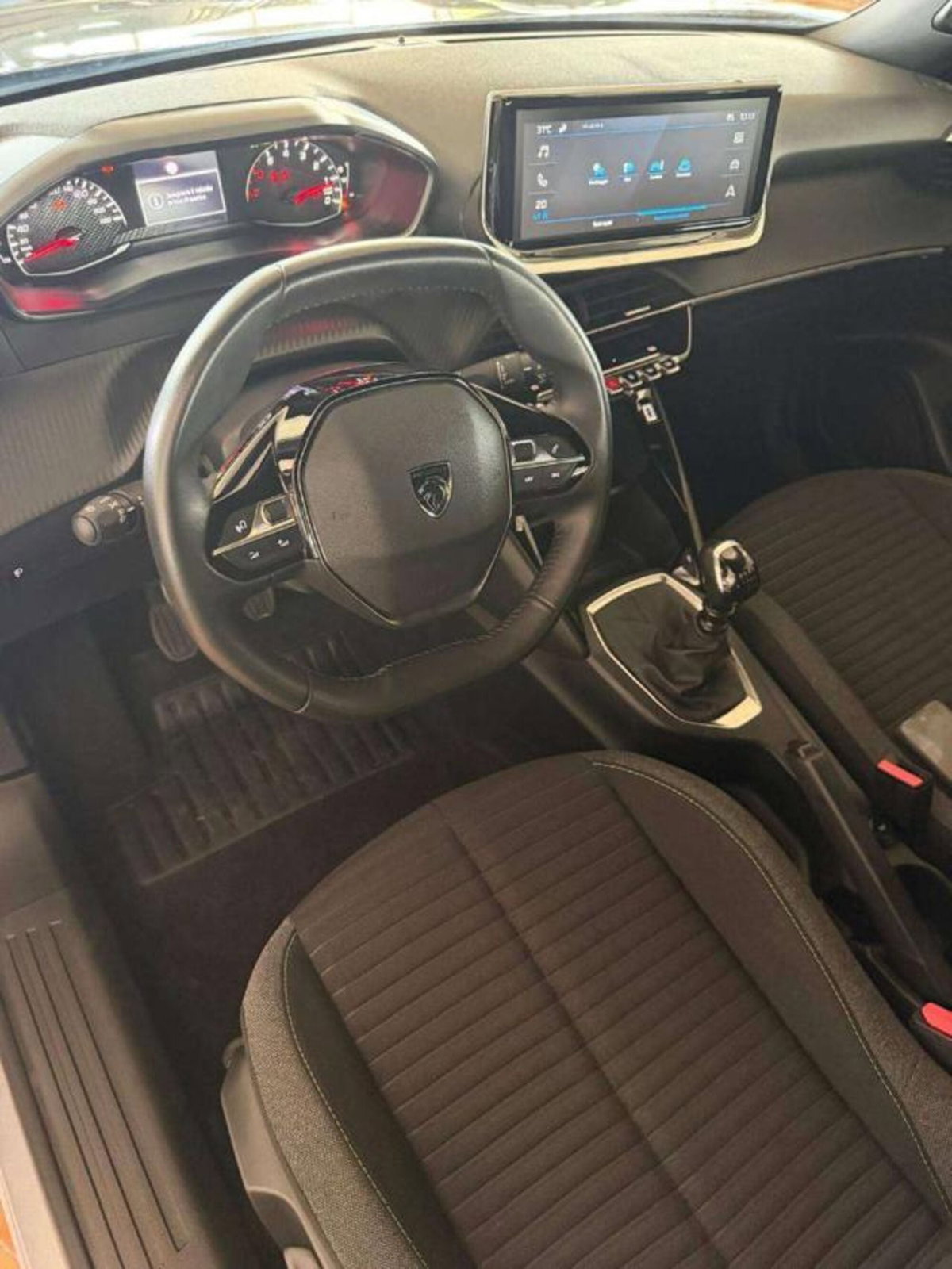 Peugeot 2008 PureTech 100 S&S Active (10)