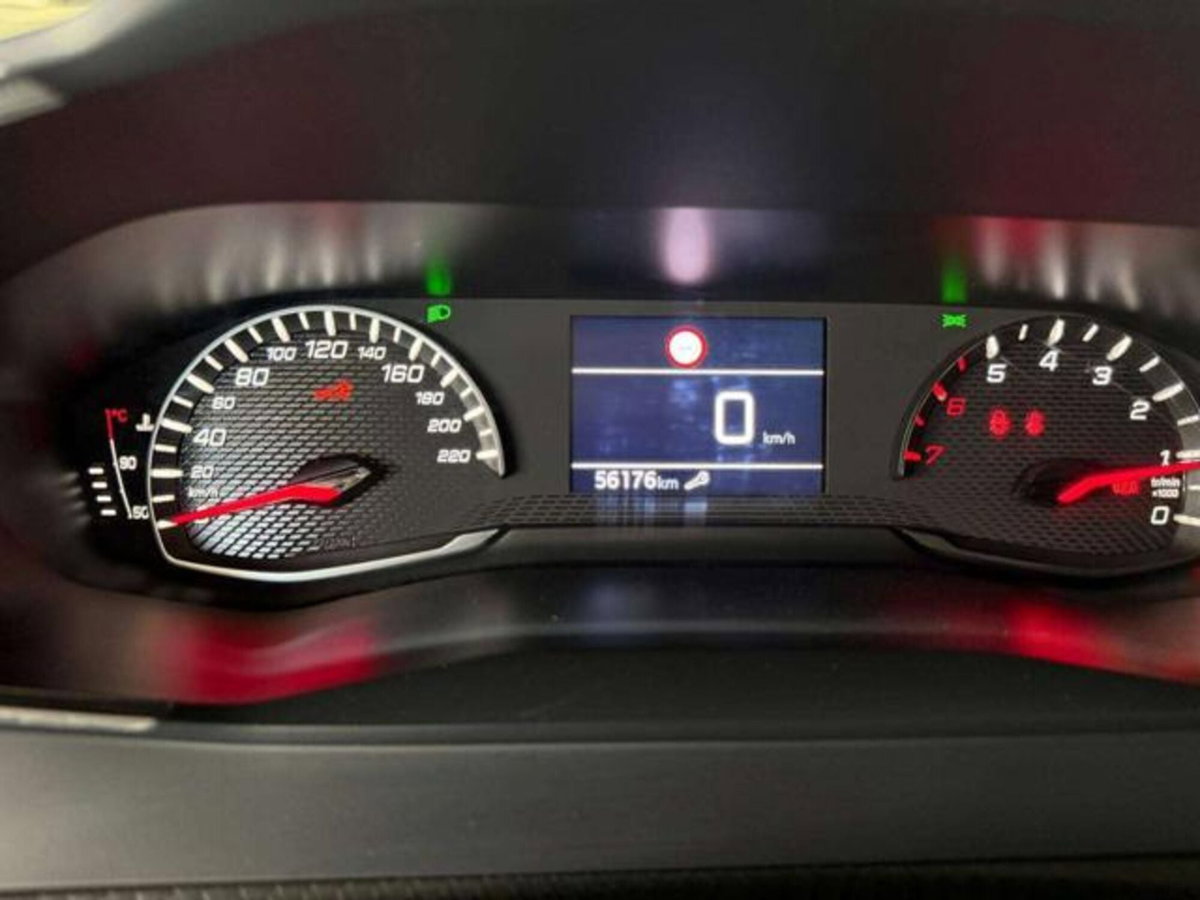 Peugeot 2008 PureTech 100 S&S Active (11)