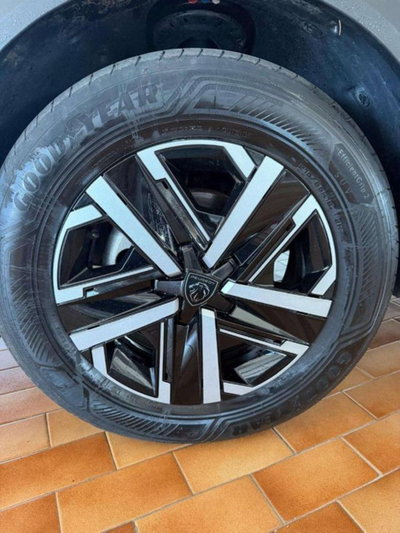 Peugeot 2008 PureTech 100 S&S Active (9)