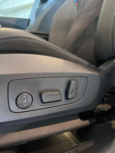 BMW X1 sdrive20i mhev 48V auto (18)
