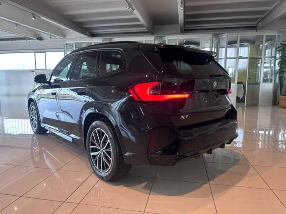 BMW X1 sdrive20i mhev 48V auto (4)