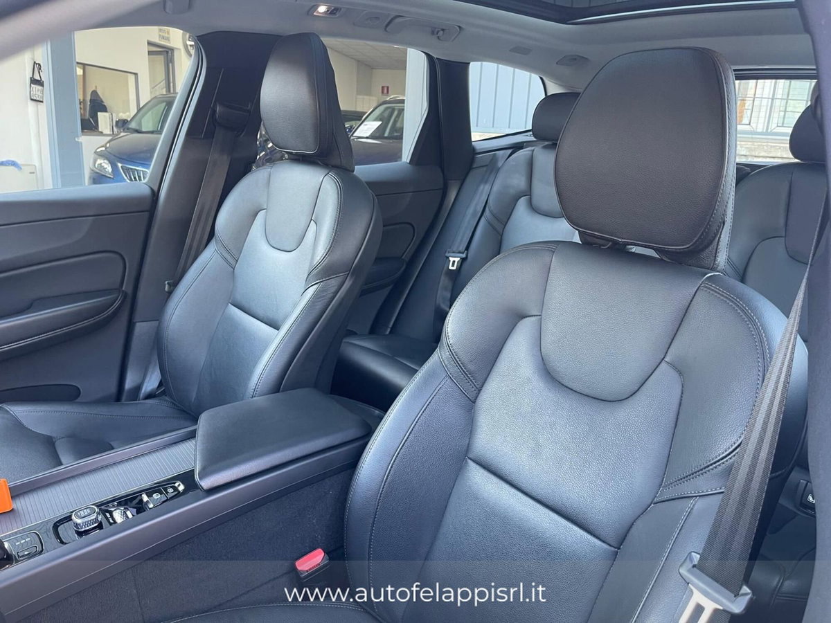 Volvo XC60 2.0 t6 phev Core awd auto (11)