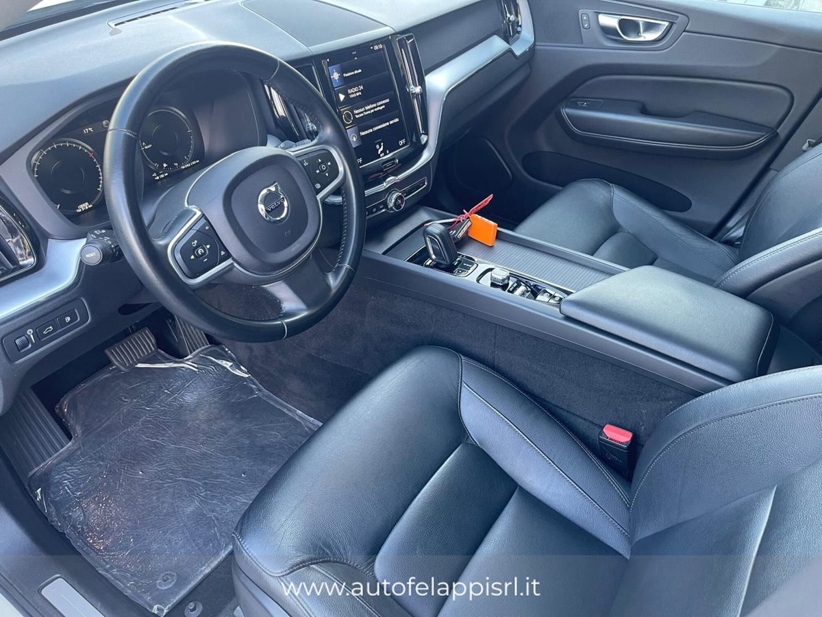 Volvo XC60 2.0 t6 phev Core awd auto (13)