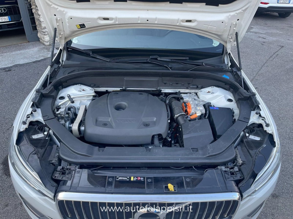 Volvo XC60 2.0 t6 phev Core awd auto (18)