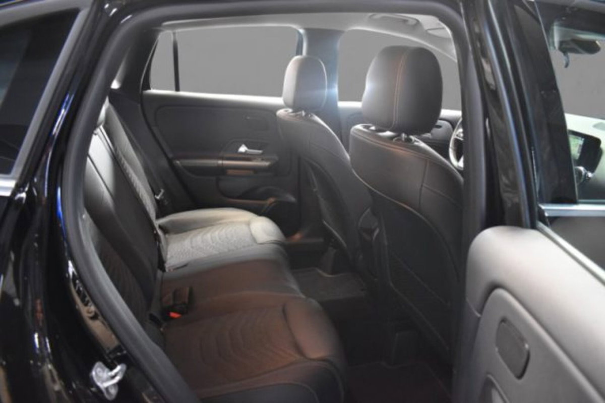 Mercedes-Benz GLA SUV 200 d Automatic 4Matic Sport (8)