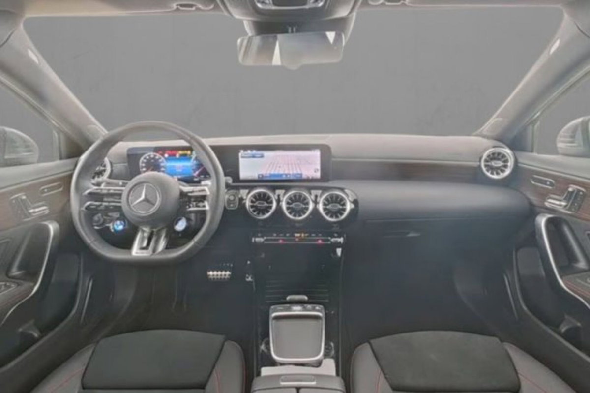 Mercedes-Benz Classe A Sedan 35 4Matic 4p. AMG (2)