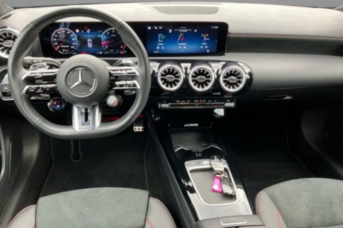 Mercedes-Benz Classe A Sedan 35 4Matic 4p. AMG (4)