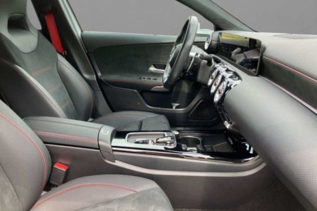 Mercedes-Benz Classe A Sedan 35 4Matic 4p. AMG (5)