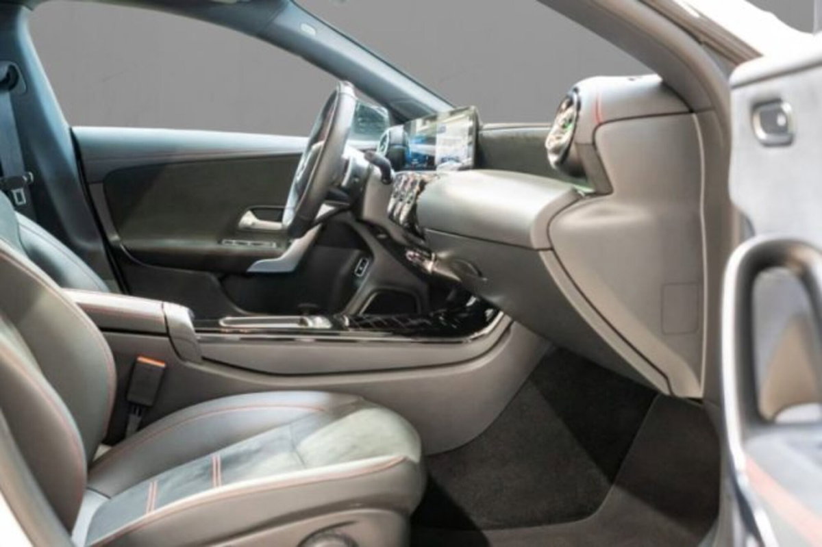 Mercedes-Benz CLA 220 d Automatic Business (4)
