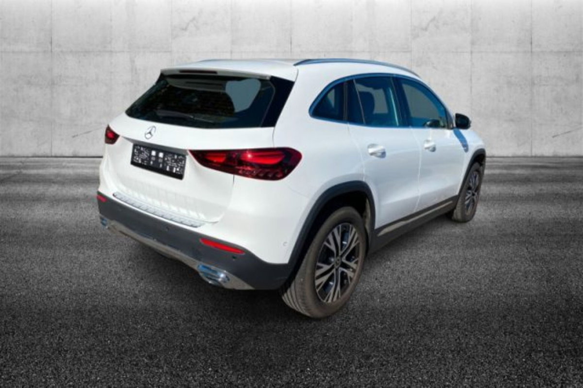 Mercedes-Benz GLA SUV 180 d Progressive Advanced Plus auto (3)