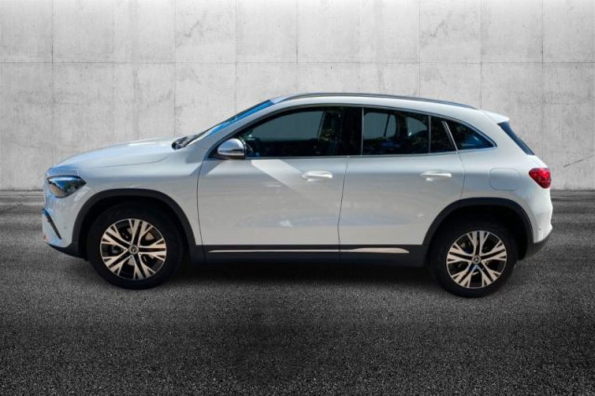 Mercedes-Benz GLA SUV 180 d Progressive Advanced Plus auto (5)