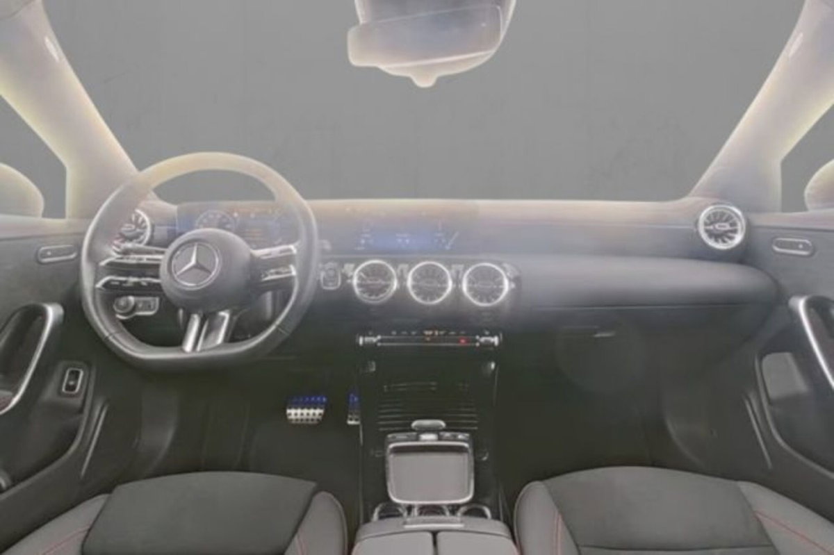 Mercedes-Benz CLA 200 Automatic Executive (3)