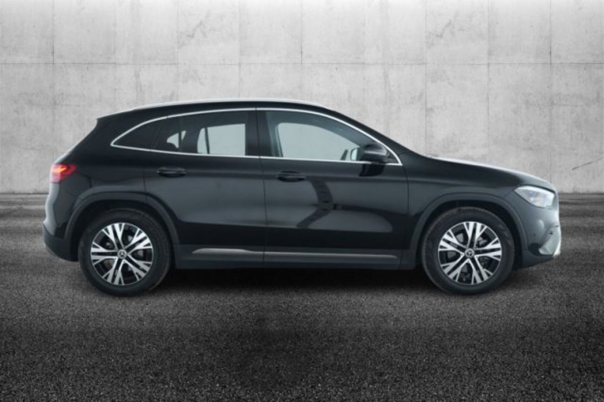 Mercedes-Benz GLA SUV 200 d Progressive Advanced Plus 4matic auto (5)
