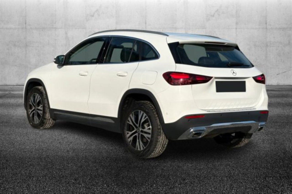 Mercedes-Benz GLA SUV 180 d Progressive Advanced Plus auto (4)