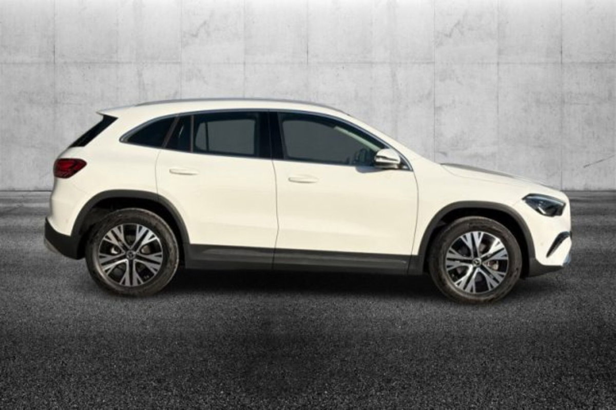 Mercedes-Benz GLA SUV 180 d Progressive Advanced Plus auto (5)