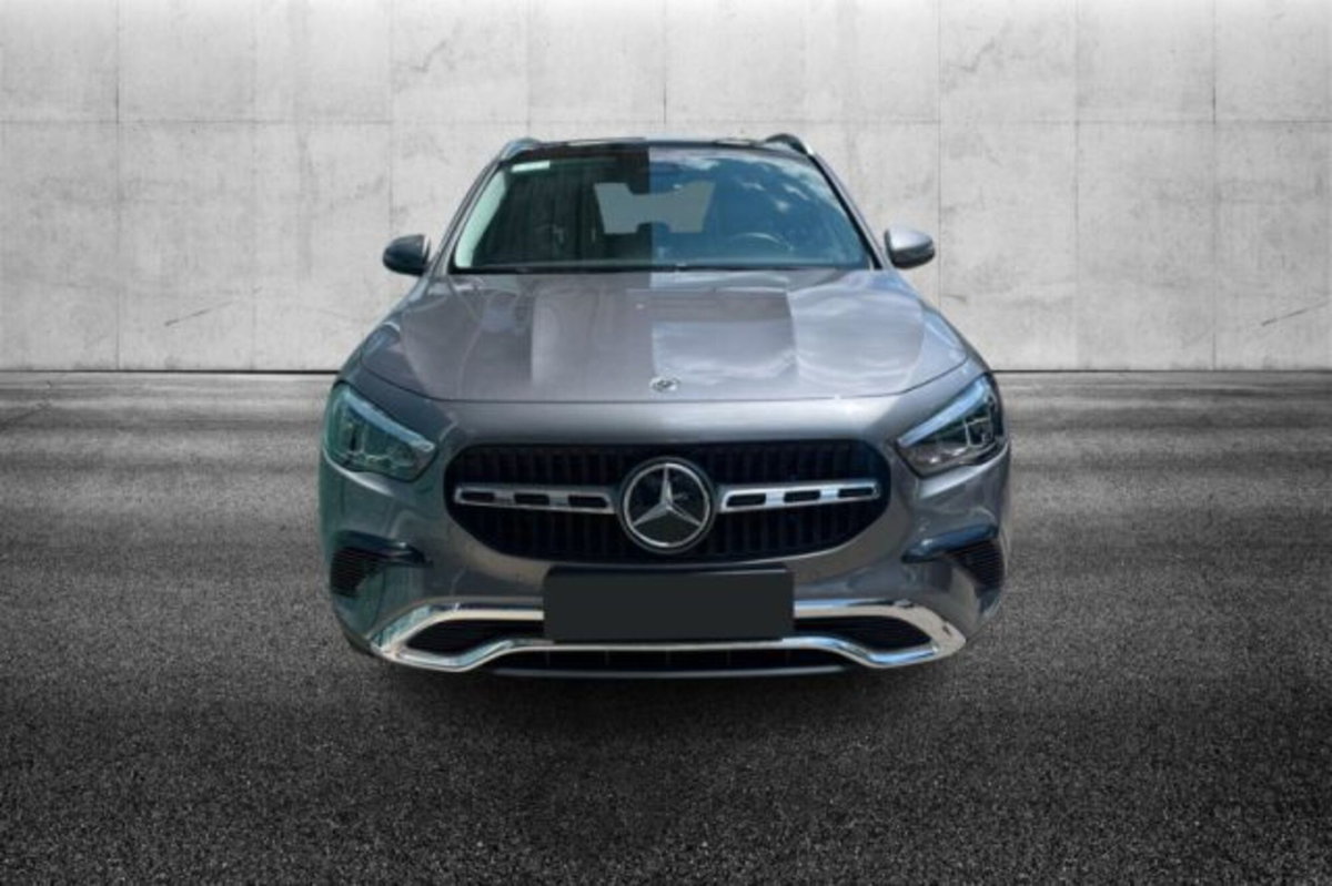Mercedes-Benz GLA SUV 180 d Advanced auto (3)