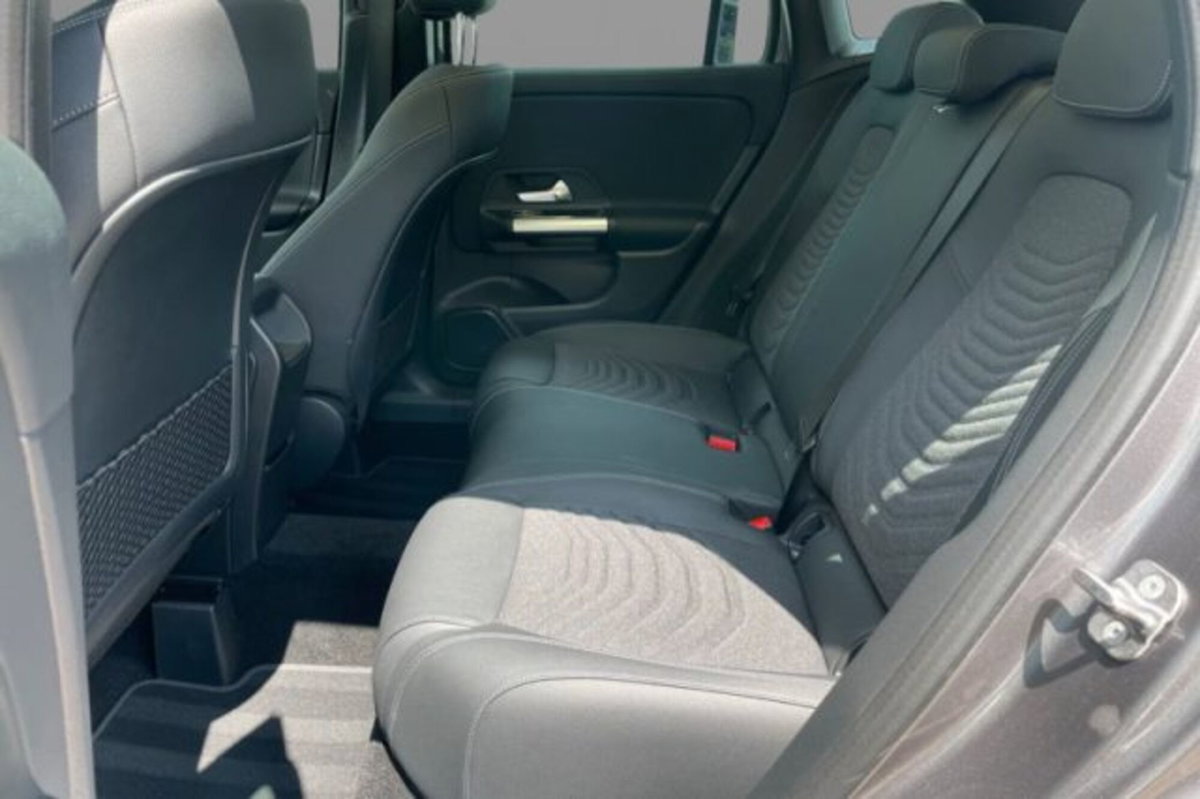 Mercedes-Benz GLA SUV 180 d Advanced auto (7)