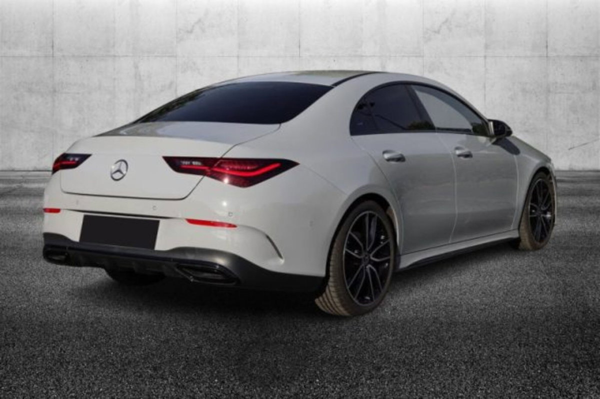 Mercedes-Benz CLA 200 Automatic Premium (2)