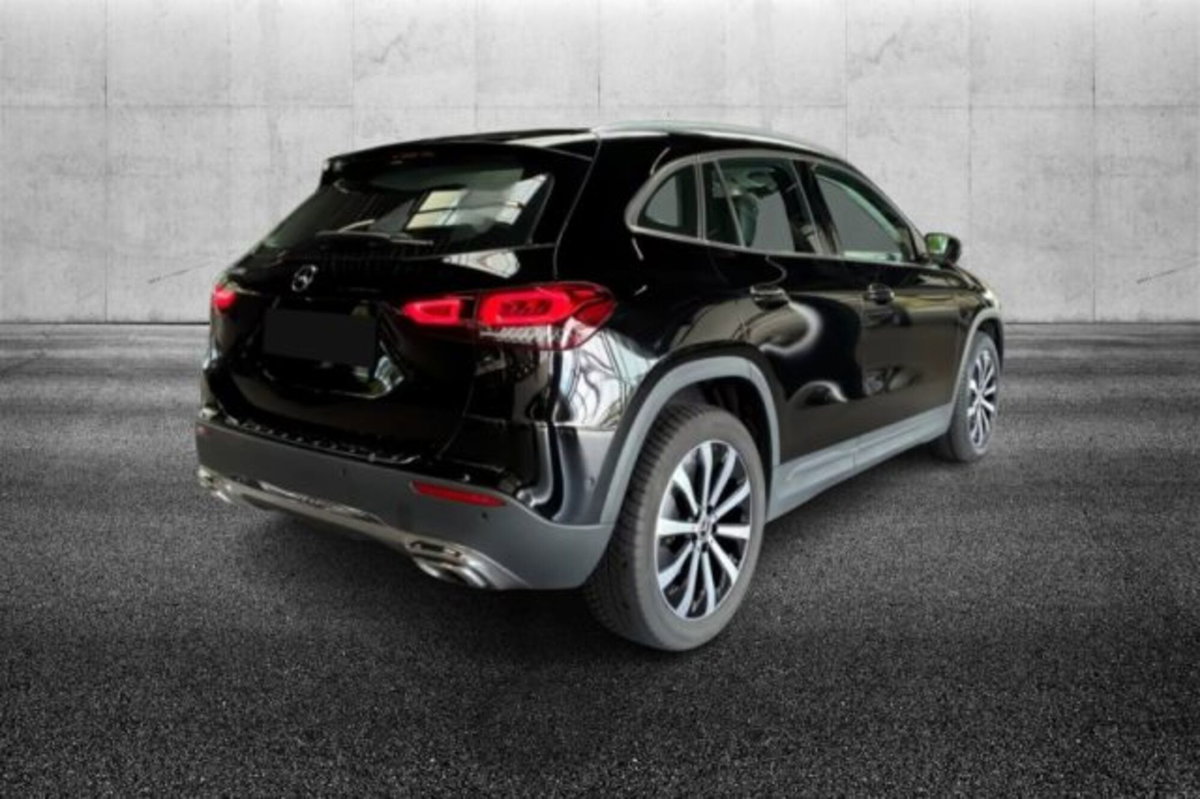 Mercedes-Benz GLA SUV 200 d Automatic Sport (3)