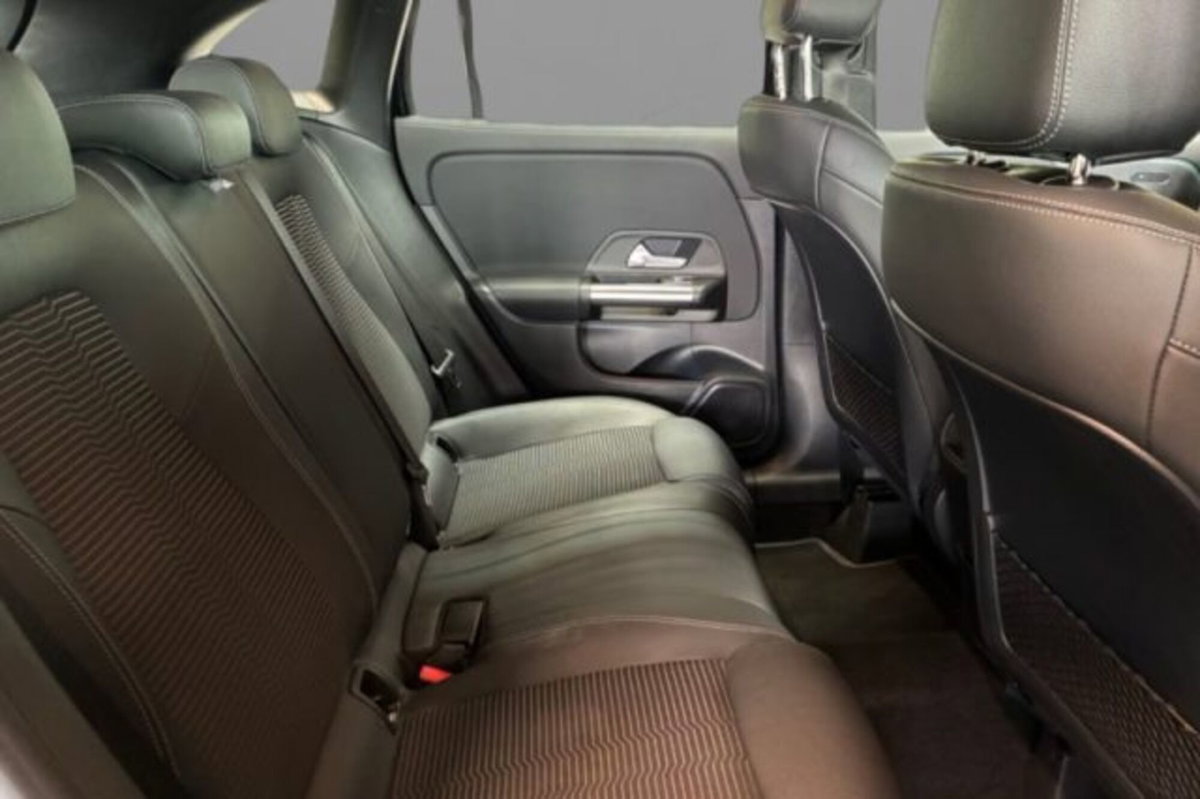 Mercedes-Benz GLA SUV 200 d Automatic Sport (7)