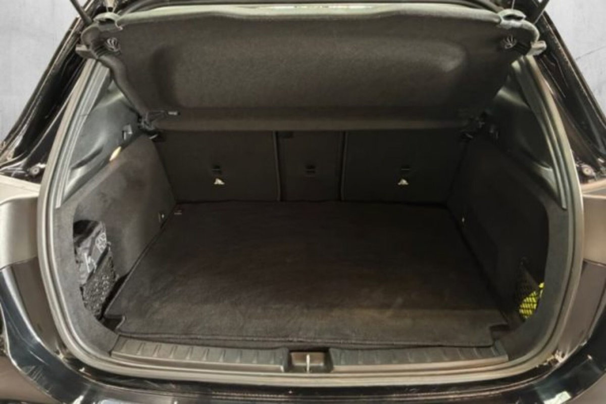 Mercedes-Benz GLA SUV 200 d Automatic Sport (8)