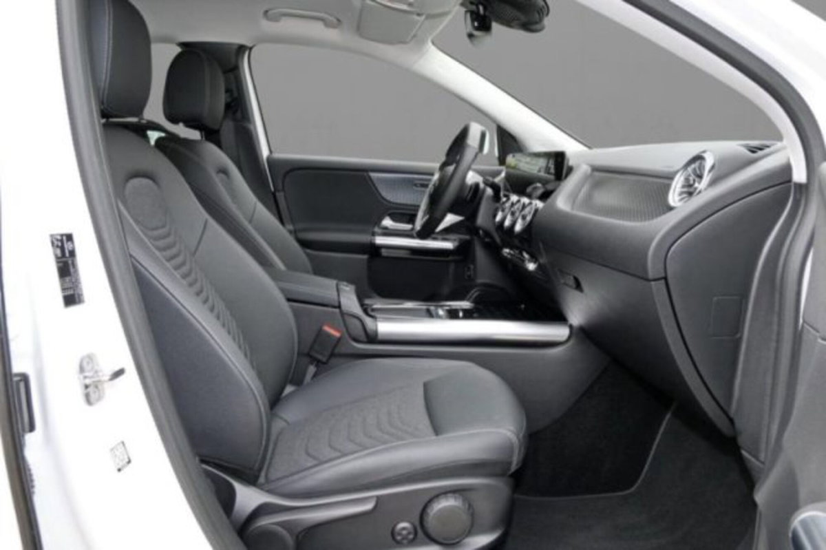 Mercedes-Benz GLA SUV 180 d Progressive Advanced Plus auto (5)