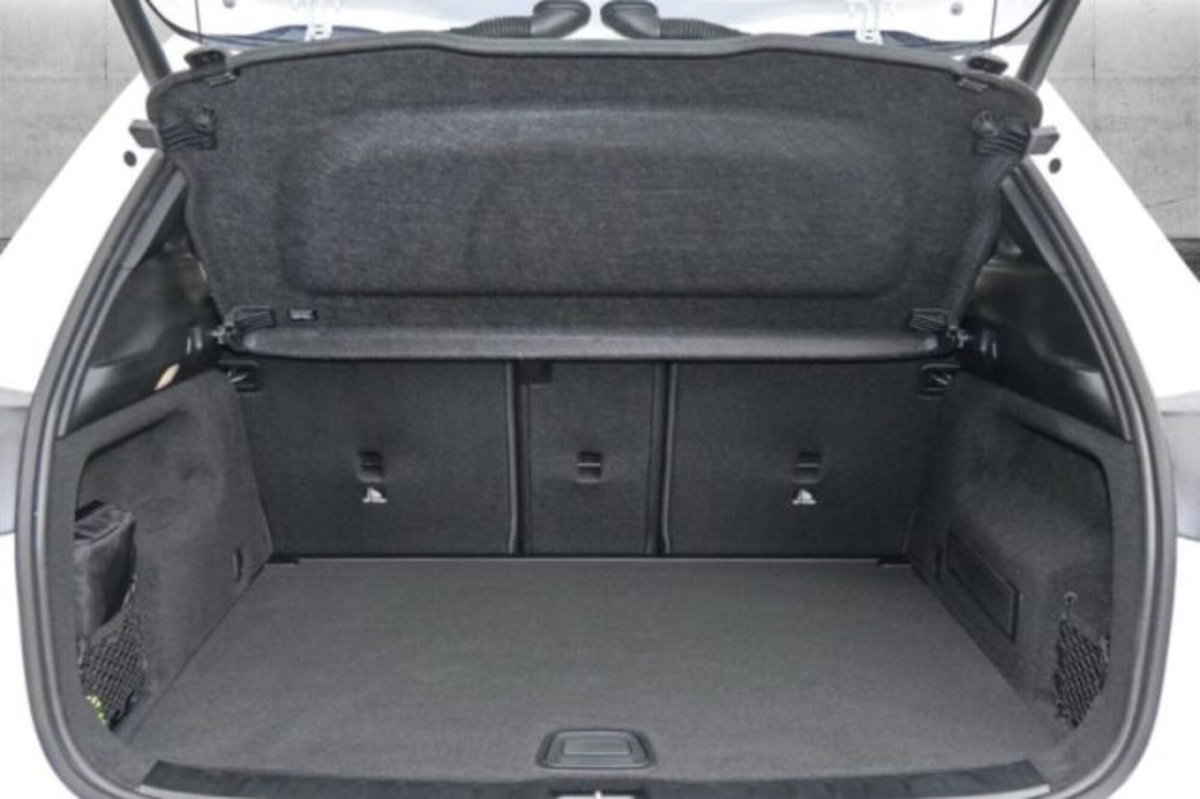Mercedes-Benz GLA SUV 180 d Progressive Advanced Plus auto (8)