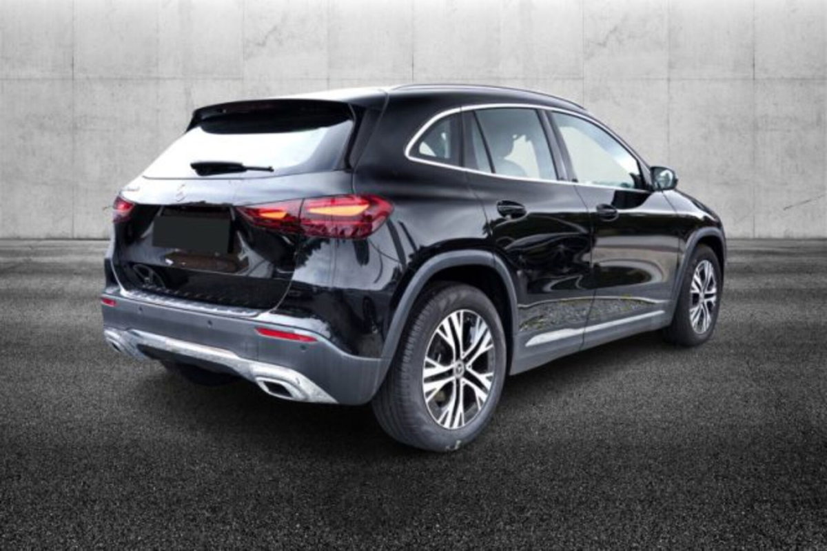 Mercedes-Benz GLA SUV 200 d Progressive Advanced Plus 4matic auto (3)