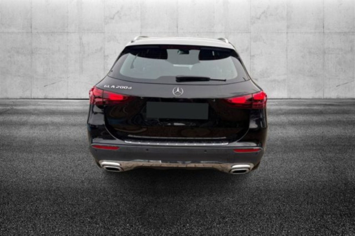 Mercedes-Benz GLA SUV 200 d Progressive Advanced Plus 4matic auto (5)