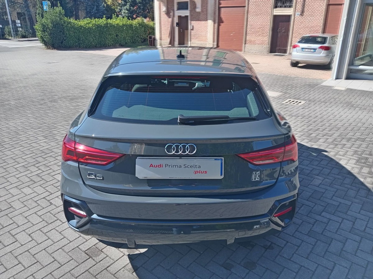Audi Q3 Sportback 35 TDI quattro S tronic Business Plus (12)