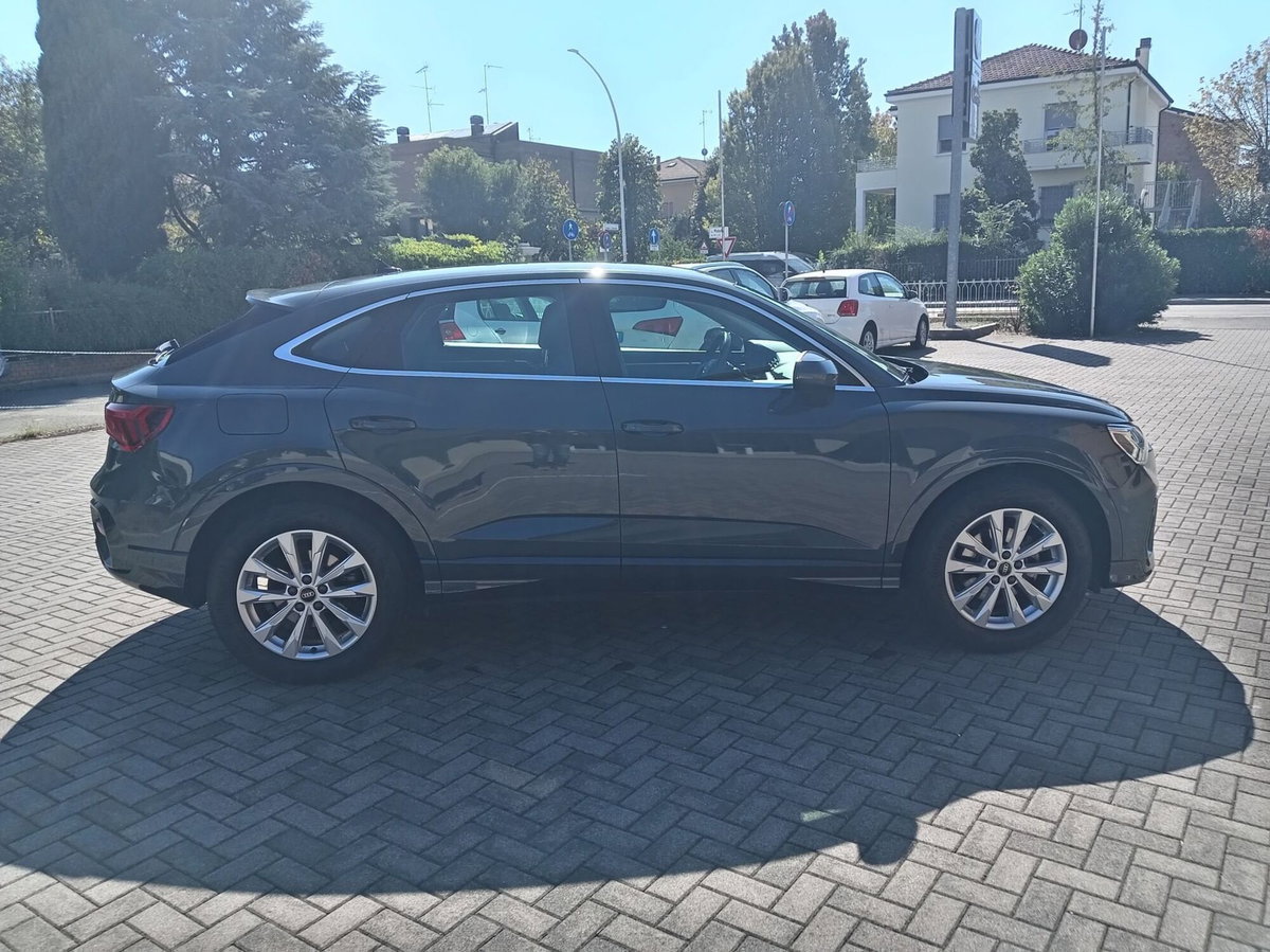 Audi Q3 Sportback 35 TDI quattro S tronic Business Plus (9)