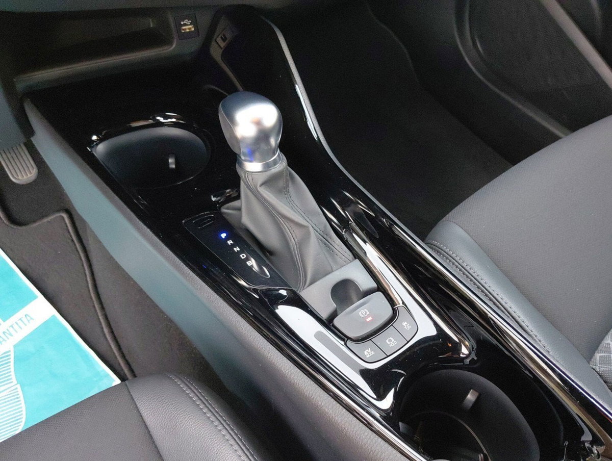 Toyota Toyota C-HR 1.8 Hybrid E-CVT Lounge (15)