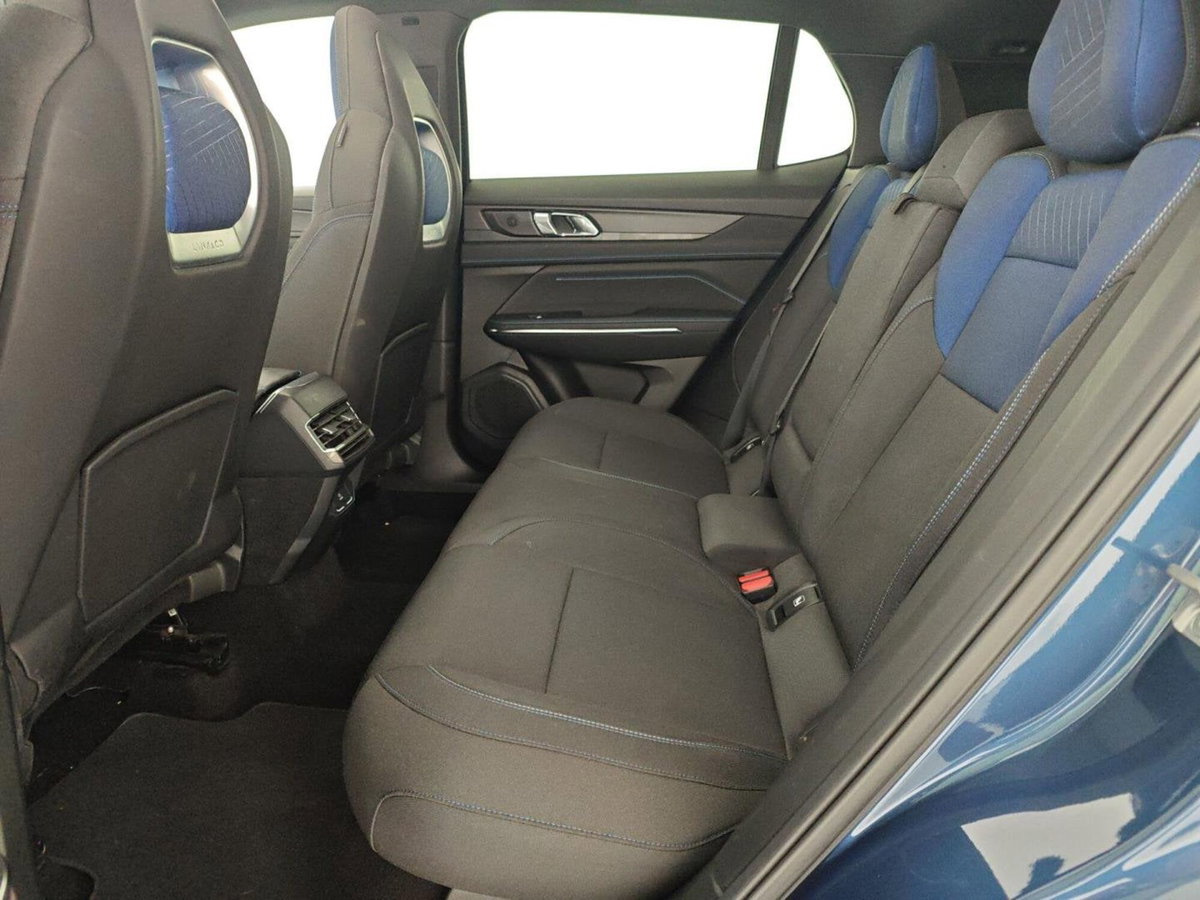 Lynk & Co 01 01 1.5 td phev (15)