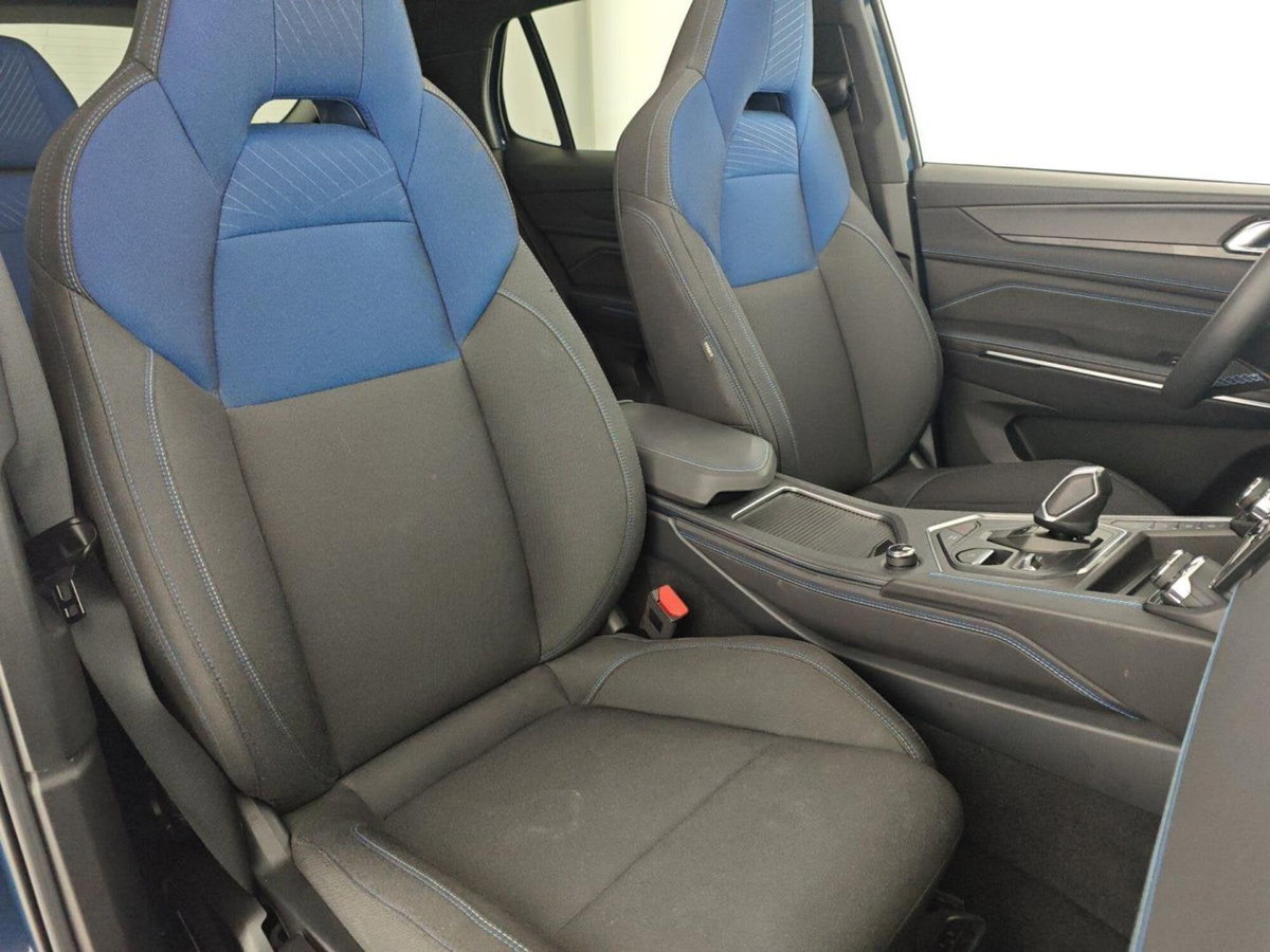 Lynk & Co 01 01 1.5 td phev (17)
