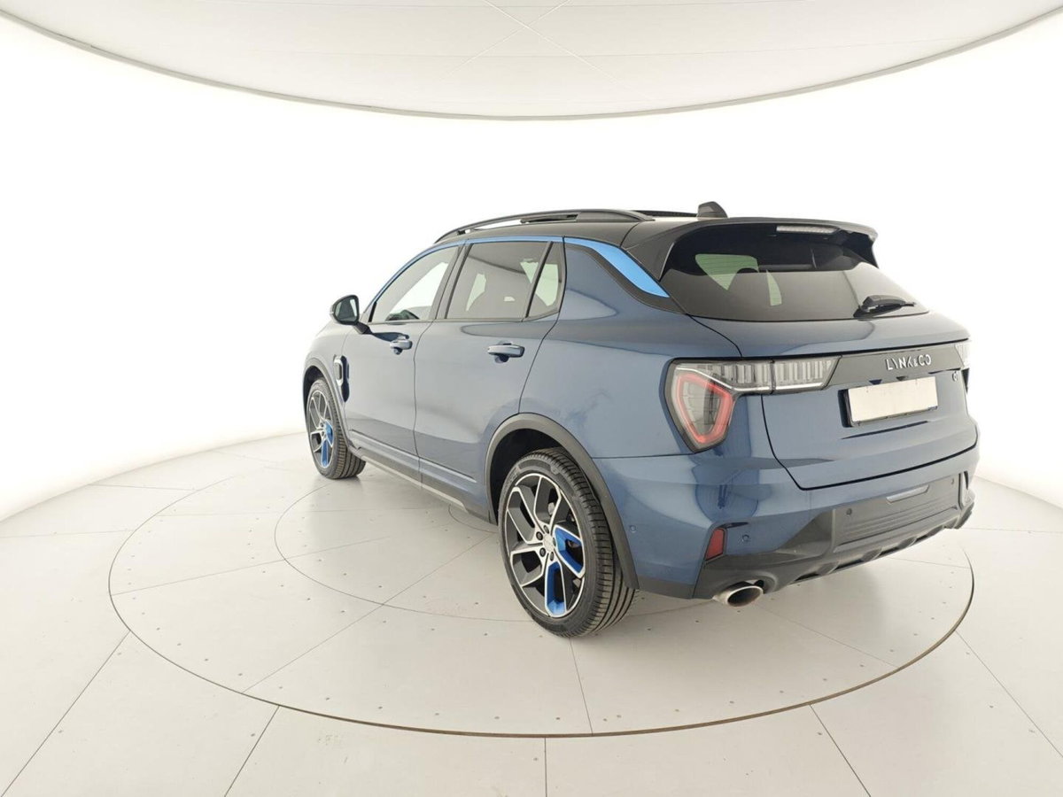 Lynk & Co 01 01 1.5 td phev (3)