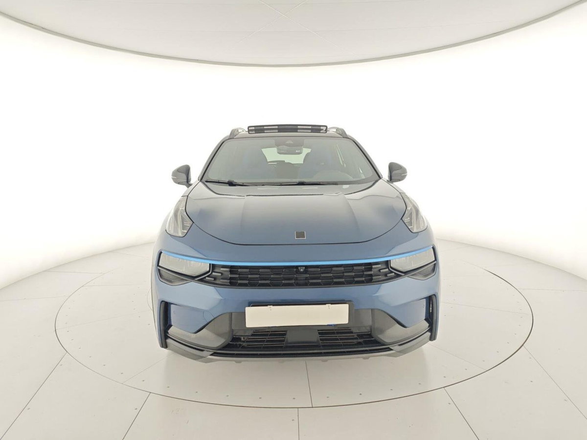 Lynk & Co 01 01 1.5 td phev (5)