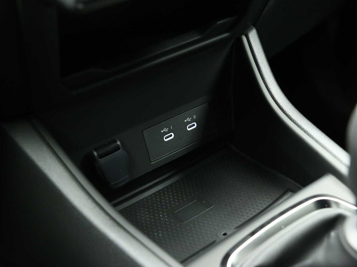 Renault Captur 1.2 eco-g Techno 120cv (14)