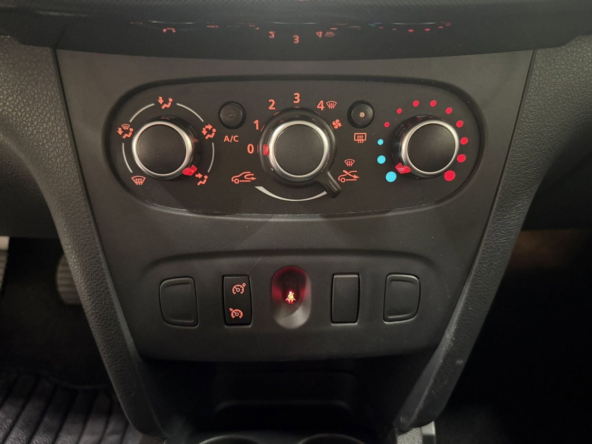 Dacia Sandero Stepway 0.9 TCe 90 CV Comfort (11)